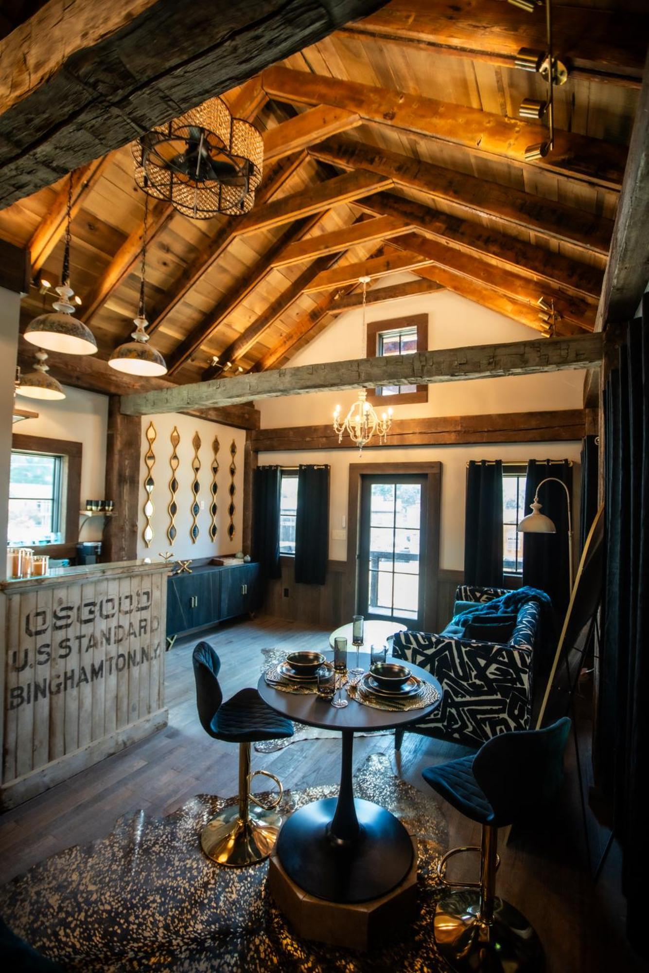 Barnwood Village White Sulphur Springs Exterior foto