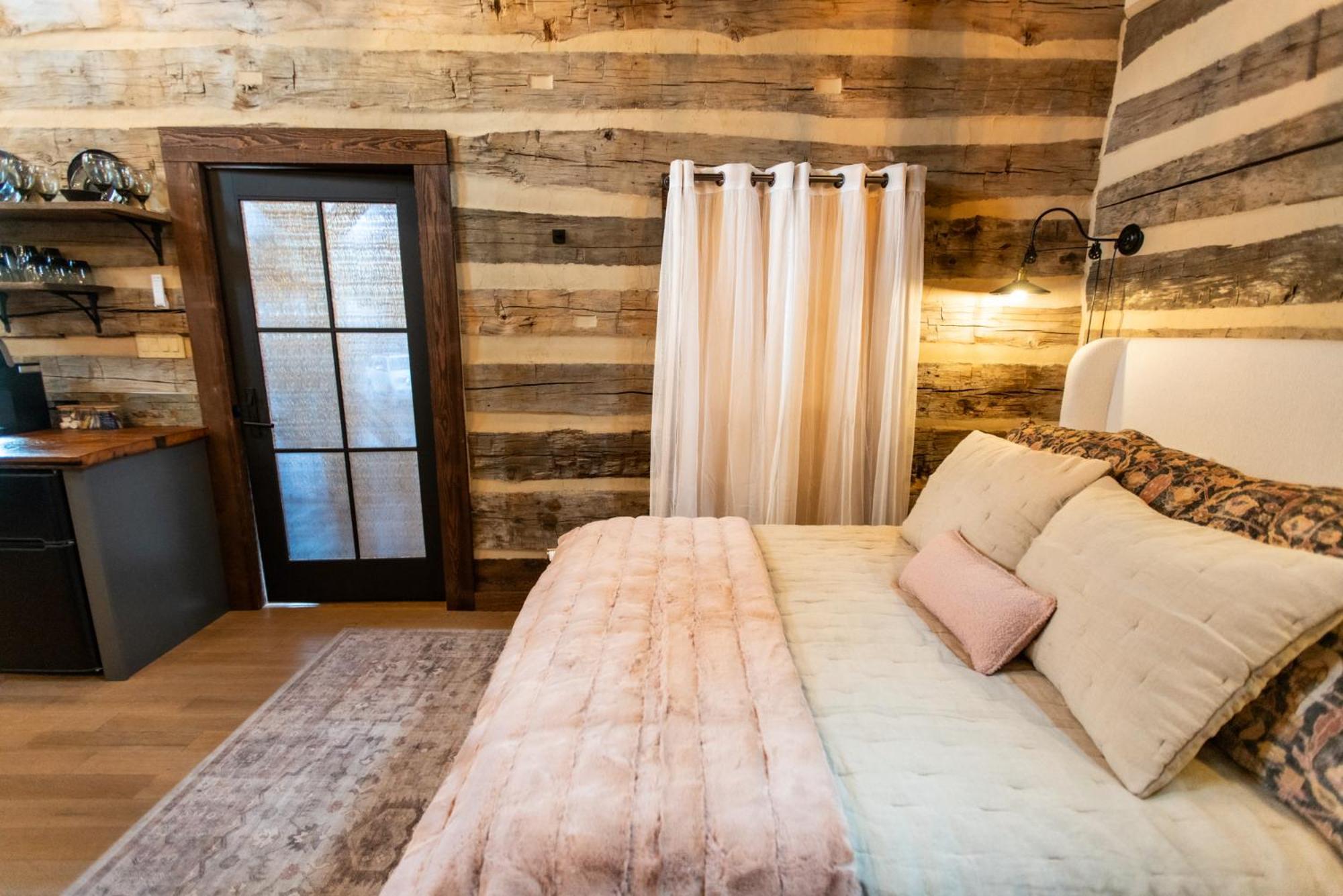 Barnwood Village White Sulphur Springs Exterior foto