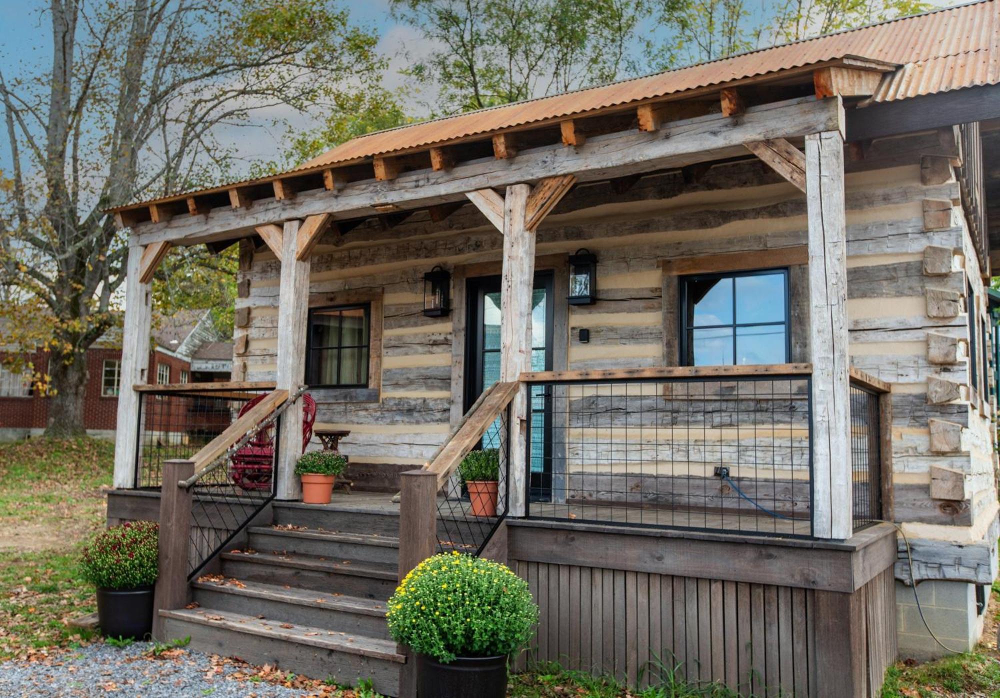 Barnwood Village White Sulphur Springs Exterior foto