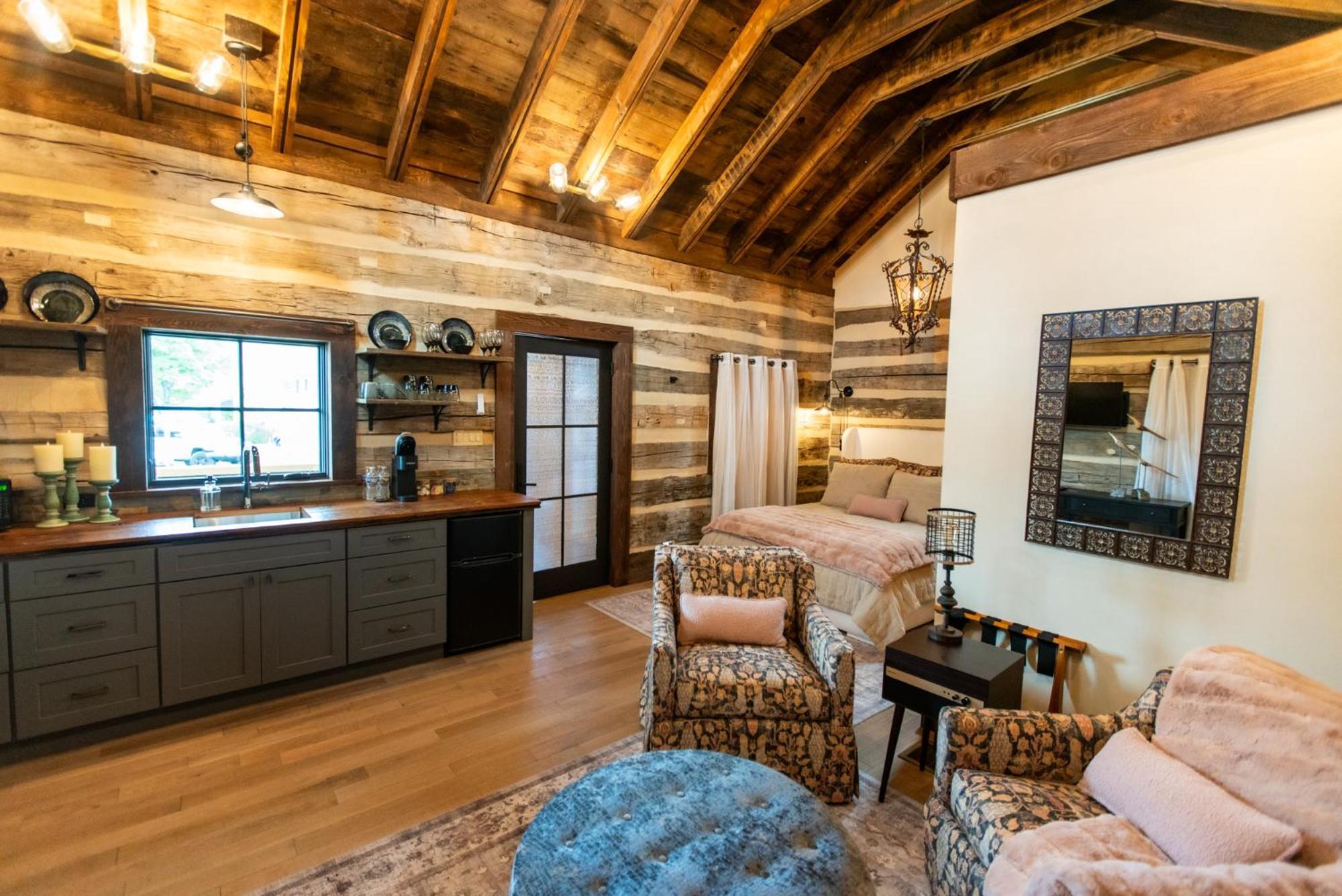 Barnwood Village White Sulphur Springs Exterior foto