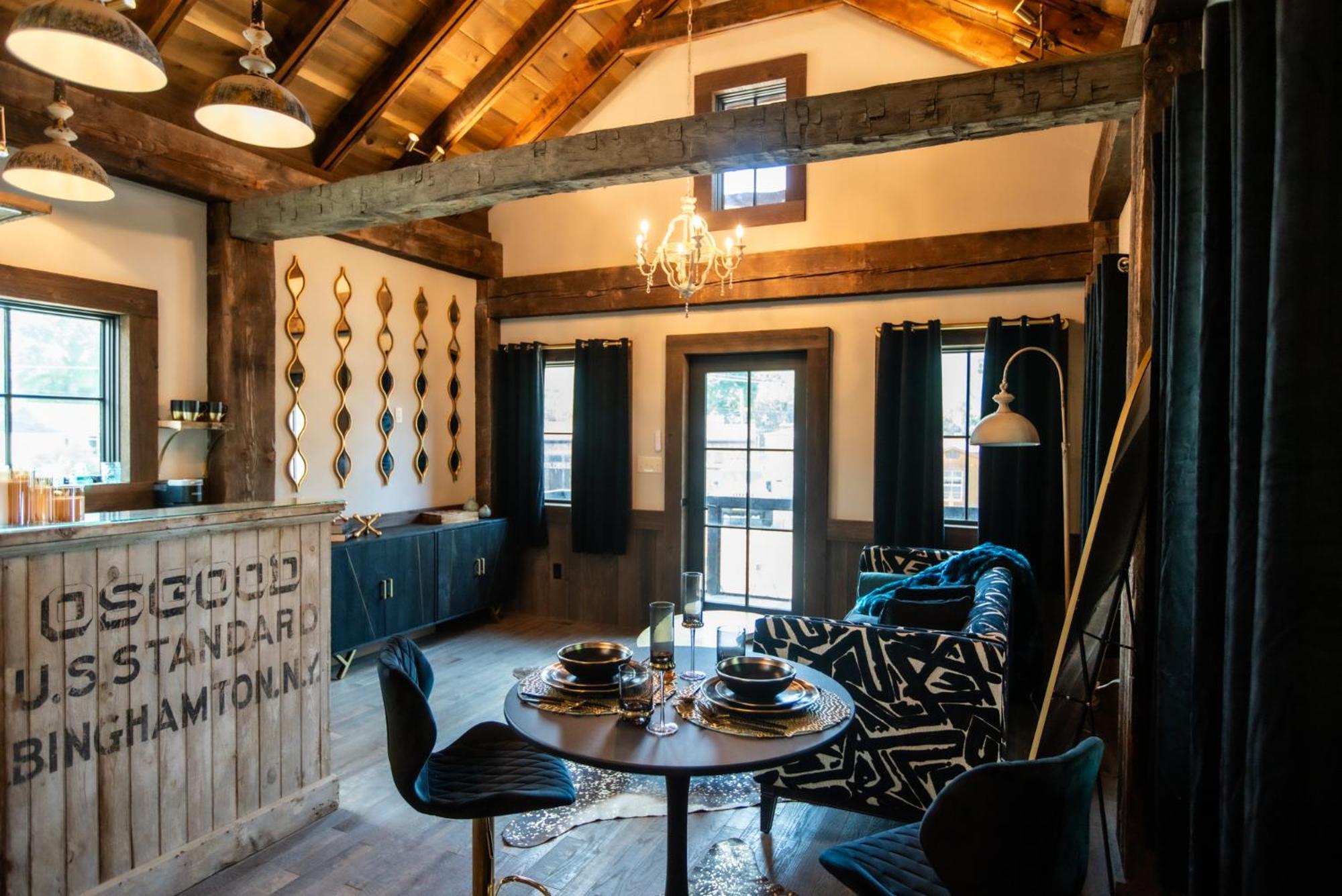 Barnwood Village White Sulphur Springs Exterior foto