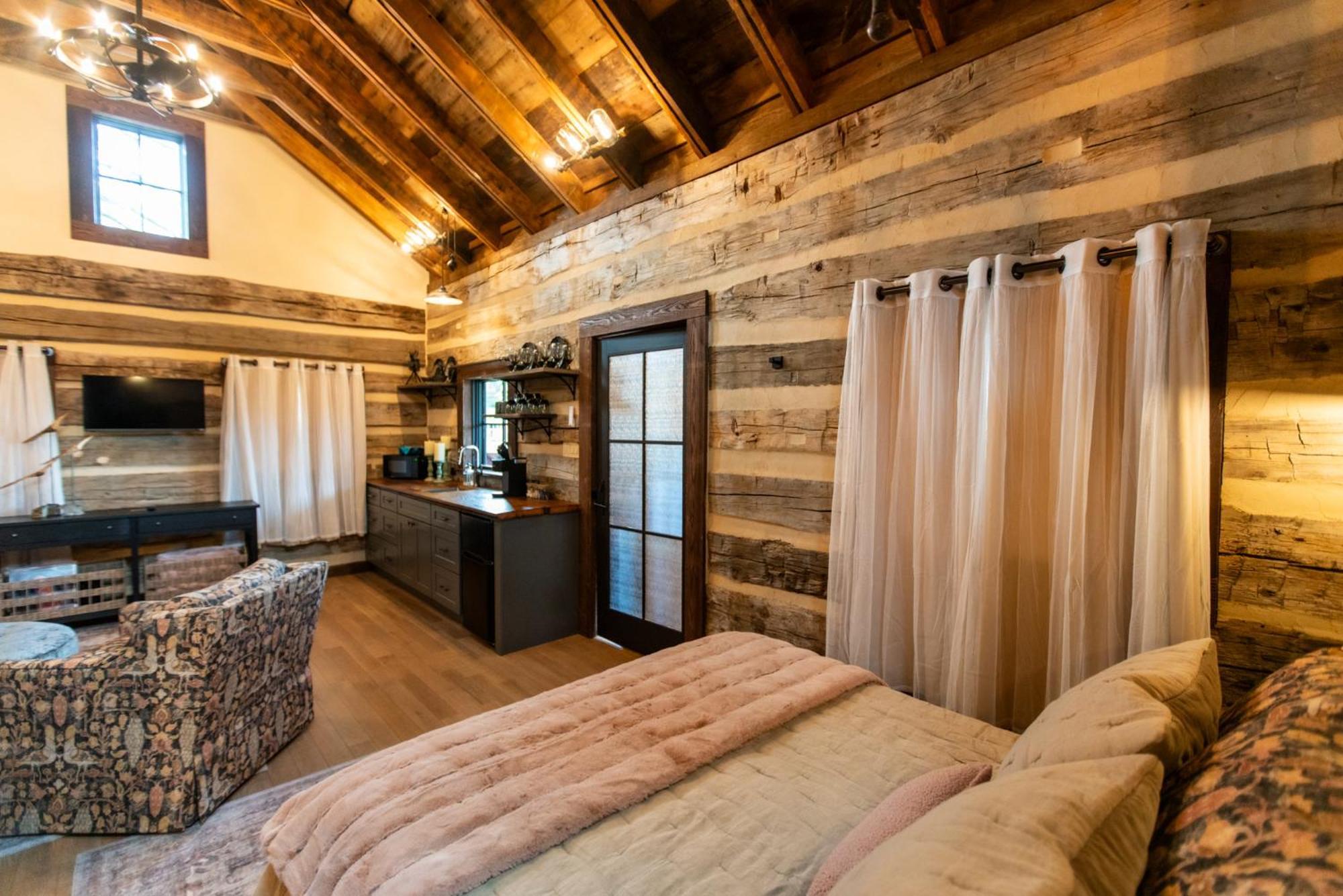 Barnwood Village White Sulphur Springs Exterior foto